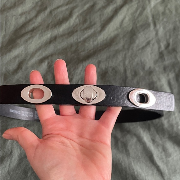 Vintage Tristan Leather Belt with Turnlock Detail - Picture 2 of 5